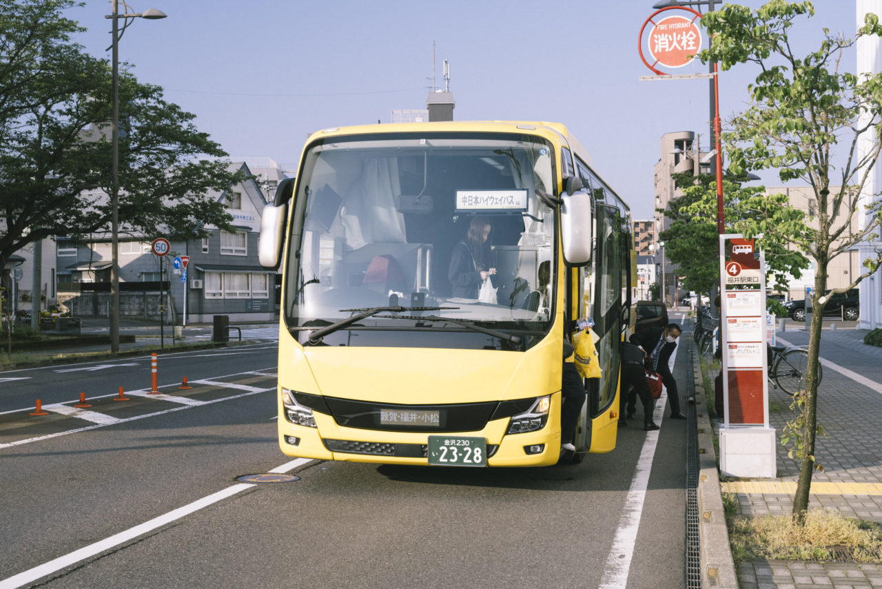 福井行の深夜バス